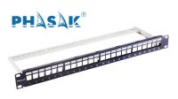 Painel frontal 19" para 24 conectores com organizador de cabos FTP preto